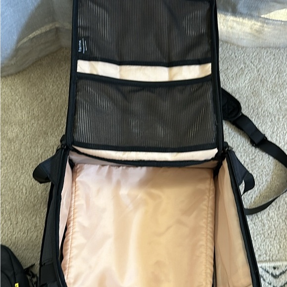 LIKE NEW TernX Diaper Bag + Accessories - Picture 5 of 5